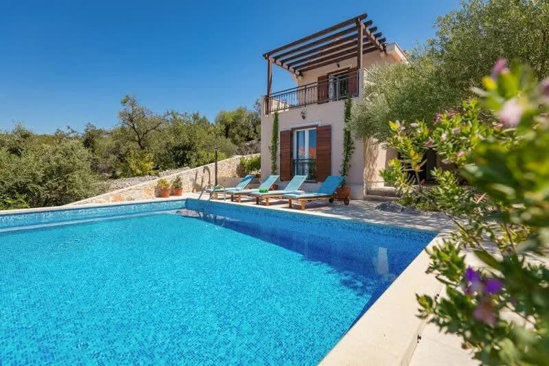 Charming Villa with Pool in Milna photo 3