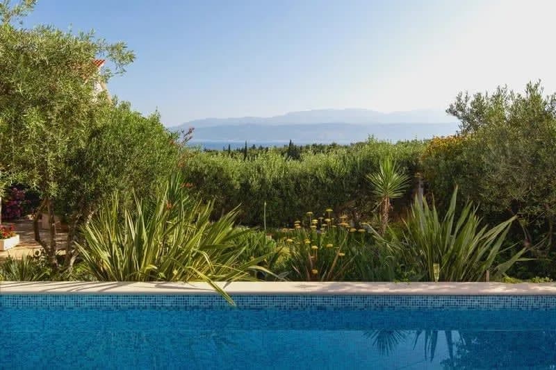 Charming Villa With Pool And A Spectacular View photo 3