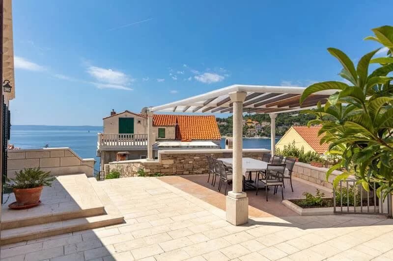 Deluxe Villa In Picturesque Village