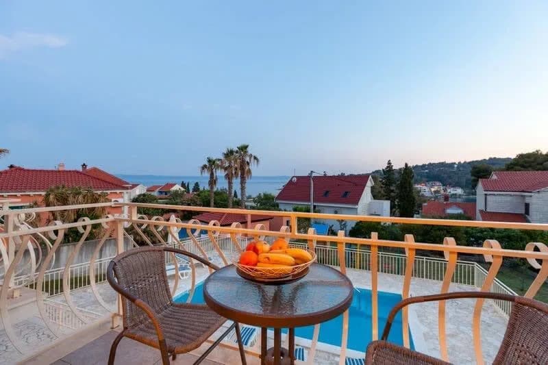 Picturesque Charming Villa with Outside Playground photo 3