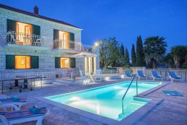 Picturesque Charming Villa with Outside Playground photo 4