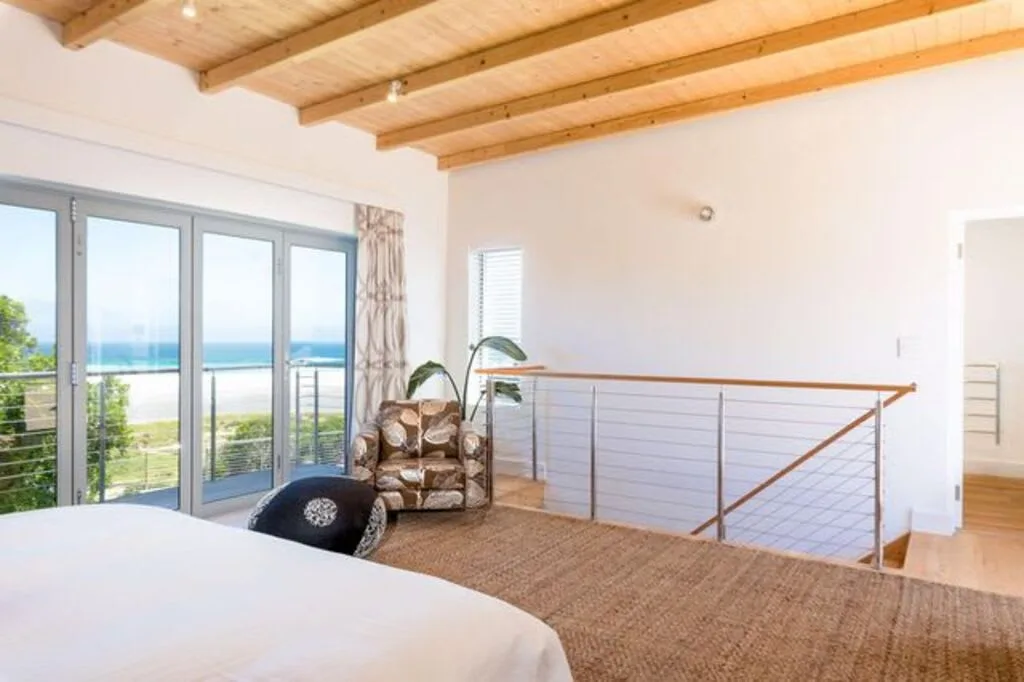 Unforgettable Modern Beach Villa in Cape Town photo 2
