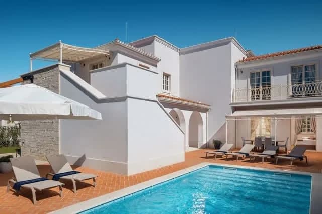 Ideal Holiday Villa with Sophisticated Interior
