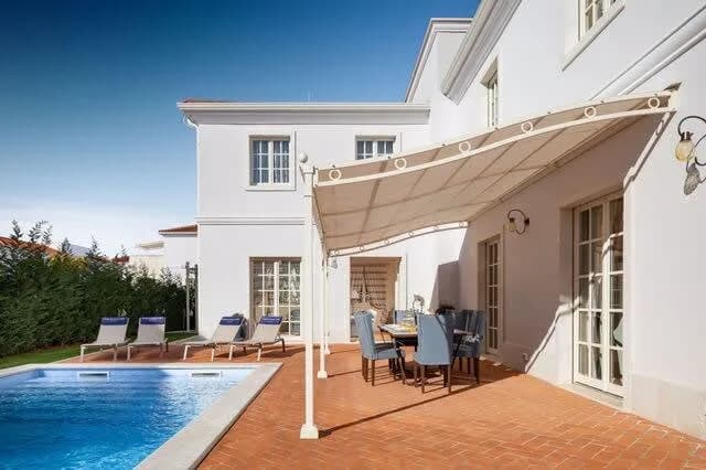 Perfectly Designed Villa In Mediterranean Setting photo 3