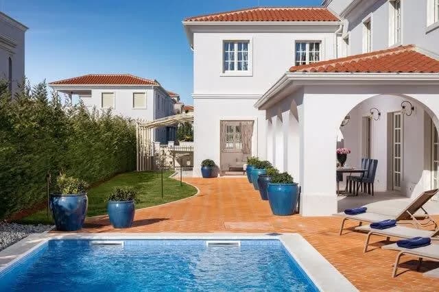 Premium Villa Exuding Absolute Comfort & Luxury