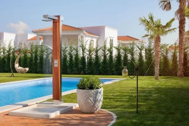 Royal-Style Villa Set in a Marvelous Scenery photo 2