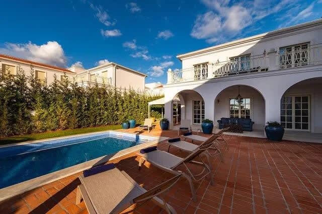 Fabulous Spacious Villa with Elegant Look photo 5