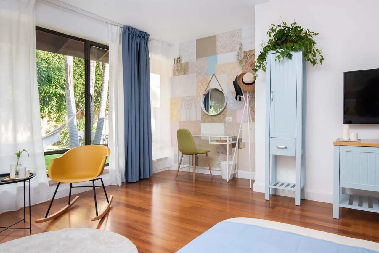 Delightful Suite with Relaxing Outdoor Area photo 4