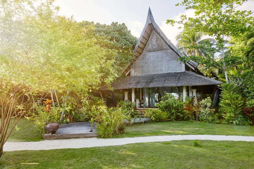 Island Hideaway With Private Pool Lounge