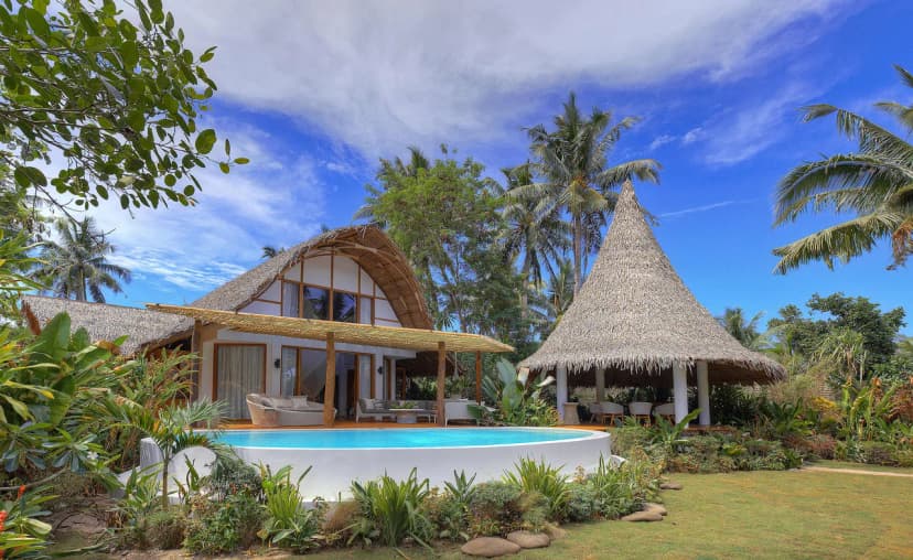 Beachfront Villa With Private Garden and Pool