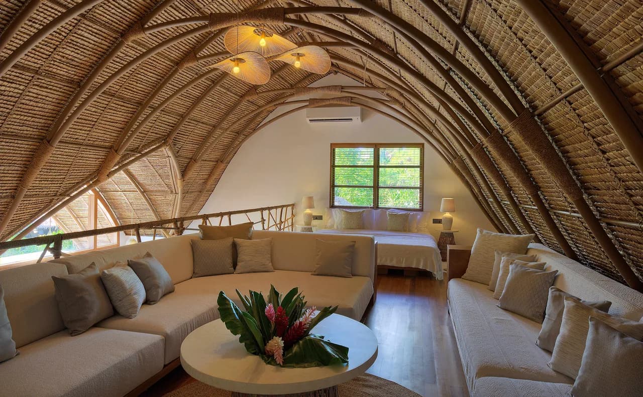 Beachfront Villa With Private Garden and Pool photo 3