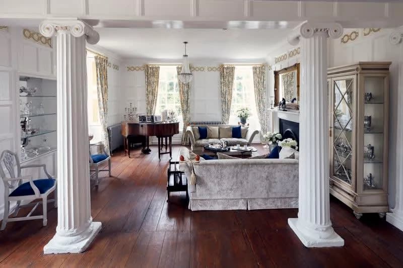 Sumptuous Queen Anne Mansion in Idyllic Countryside Location photo 3