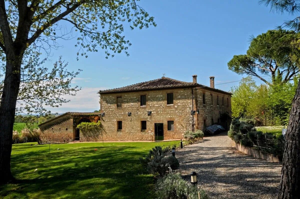 Art Treasures Villa Right Next on the Famous Crete Senesi
