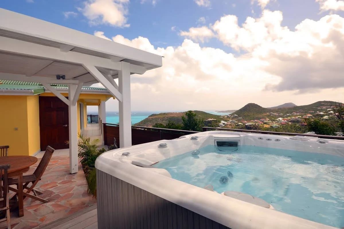 Villa of Romance with Dramatic Views over the Bay photo 3