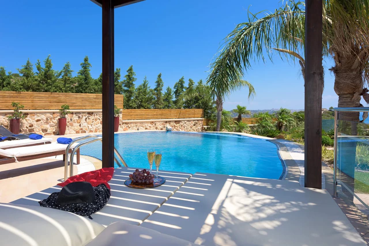 Luxurious Family Villa with Pool and Gym photo 3