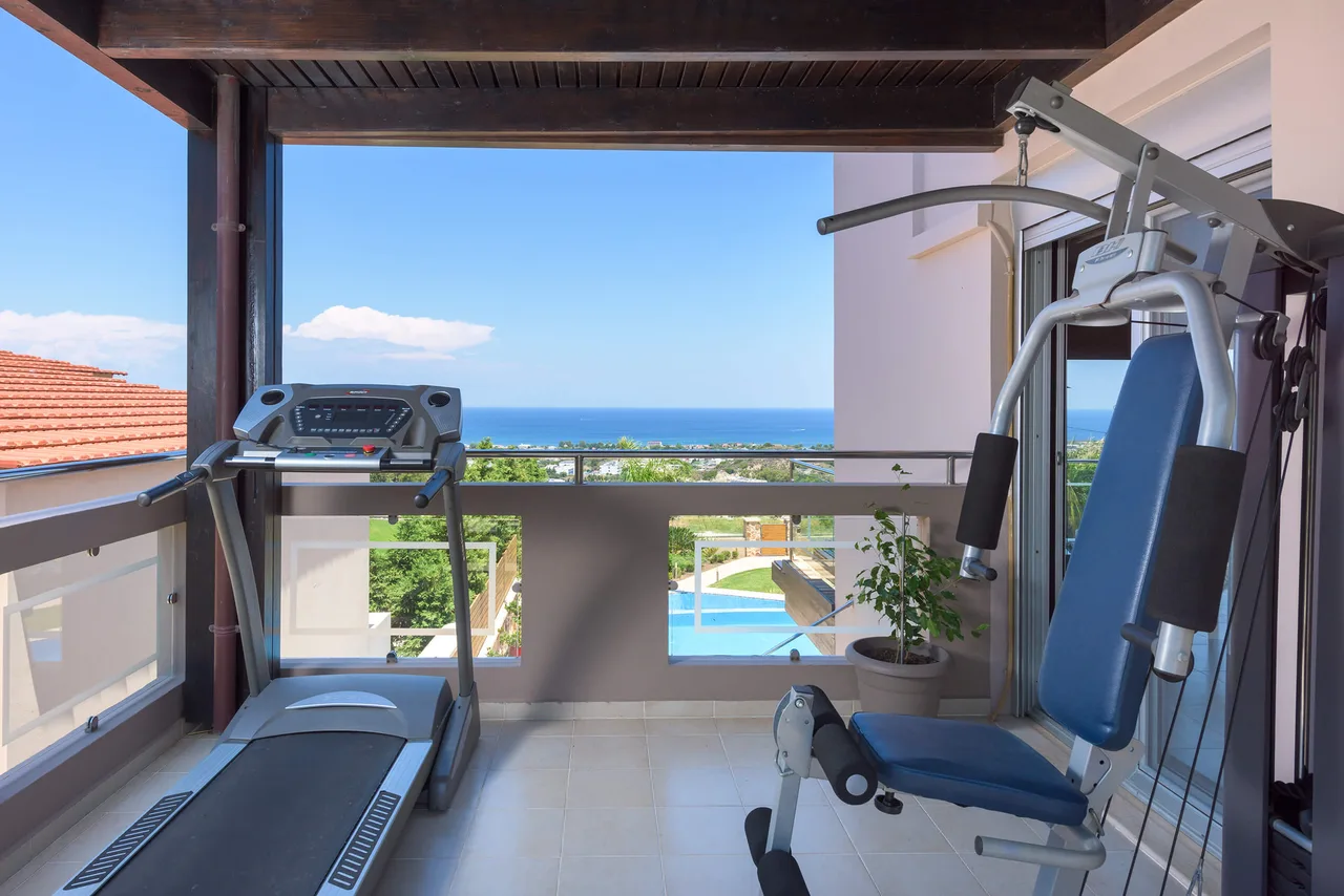 Luxurious Family Villa with Pool and Gym photo 4