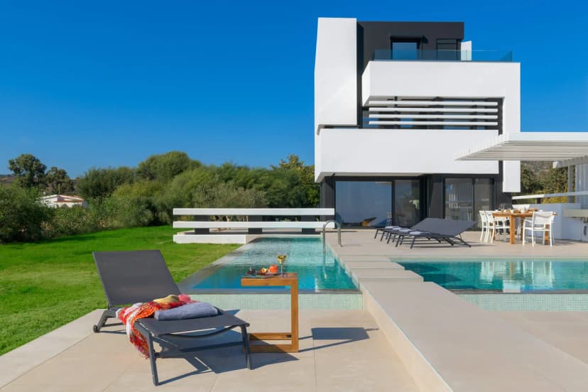 Beautiful sunset Villa with Pool and Jacuzzi