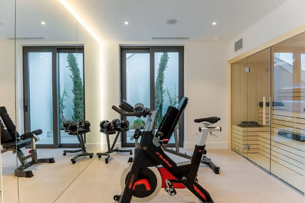 Glorious Upper Market Villa with Spa and Gym photo 5