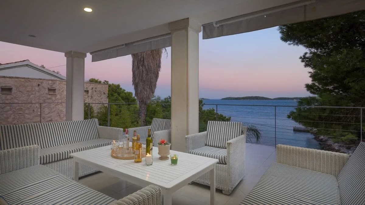 Modern Luxurious Villa in Private National Park