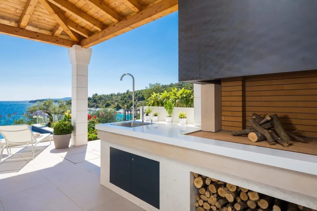 Magnificent Deluxe Villa with Jacuzzi and Steam Room photo 4