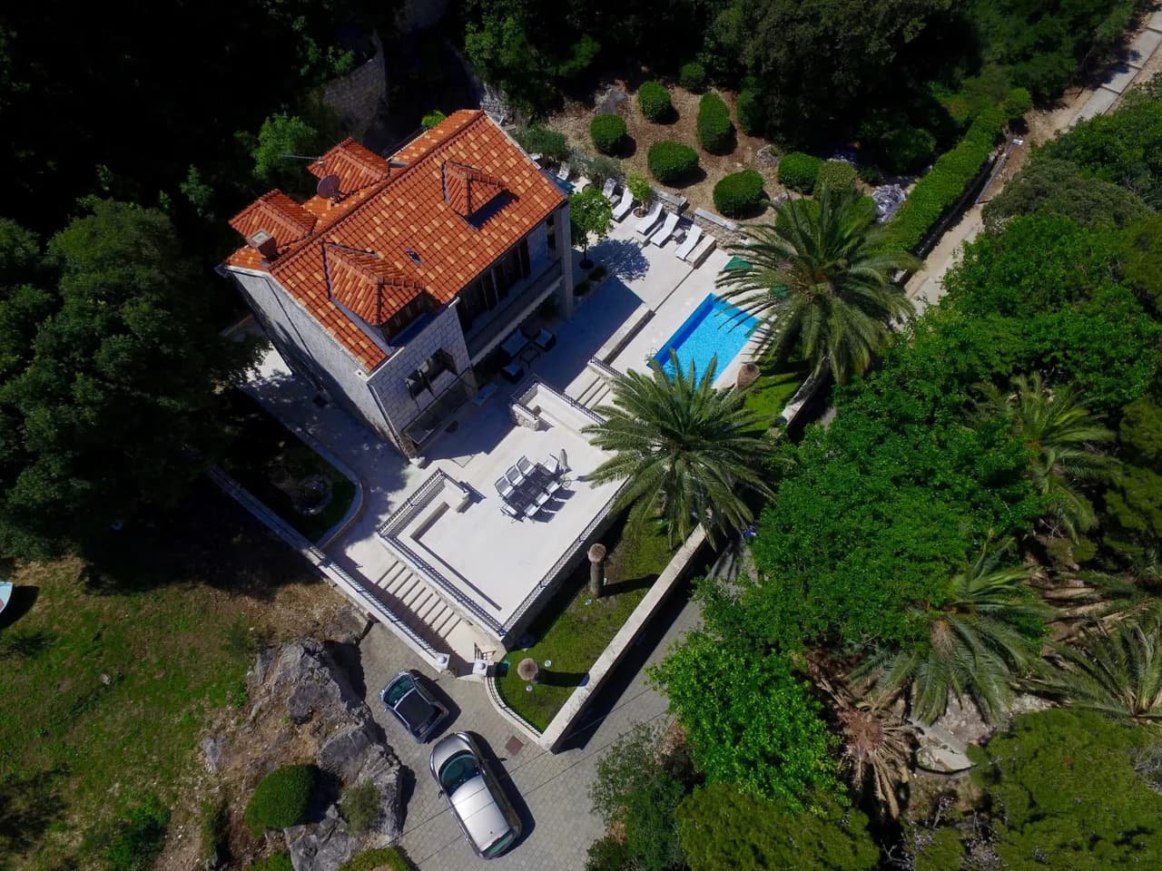 Inviting Villa On Beach Line with Luscious Garden photo 5