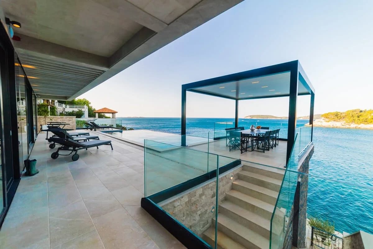 Most Luxurious Waterfront Villa with direct Sea Access photo 2