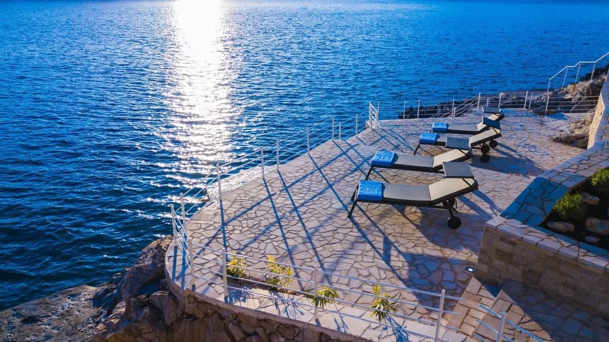 Most Luxurious Waterfront Villa with direct Sea Access photo 3