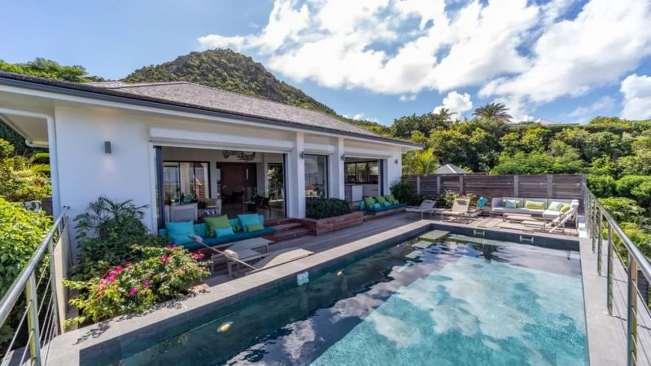 Pleasant Heights Villa in Ideal Location in Vitet