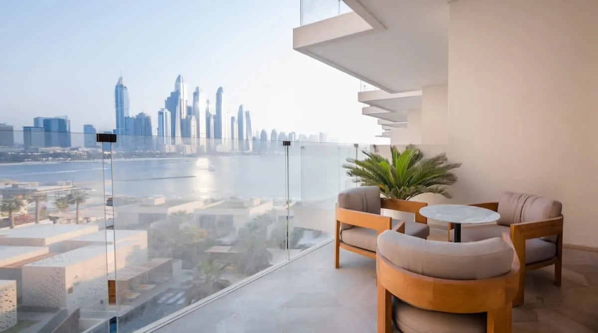 Posh Apartment with Dubai Skyline Views photo 2
