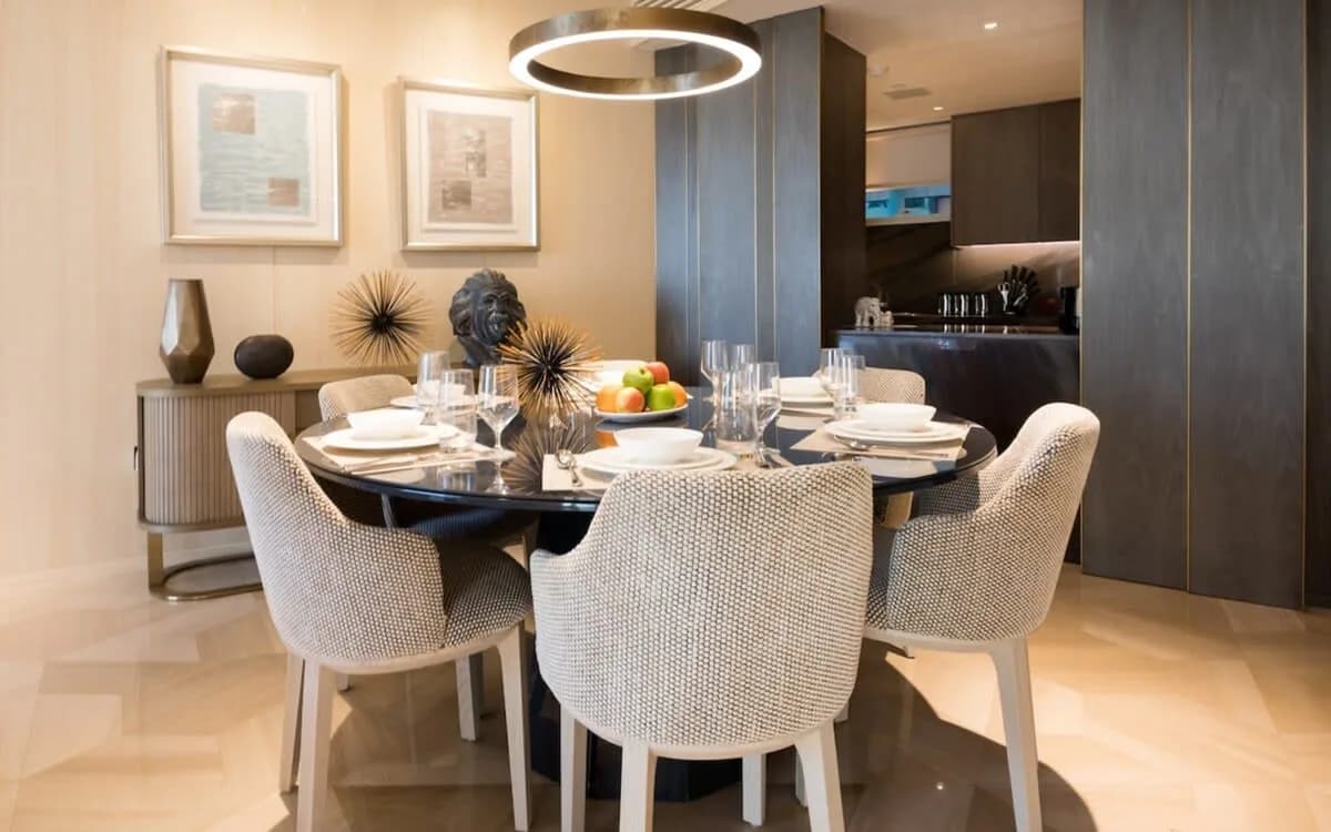 Posh Apartment with Dubai Skyline Views photo 4
