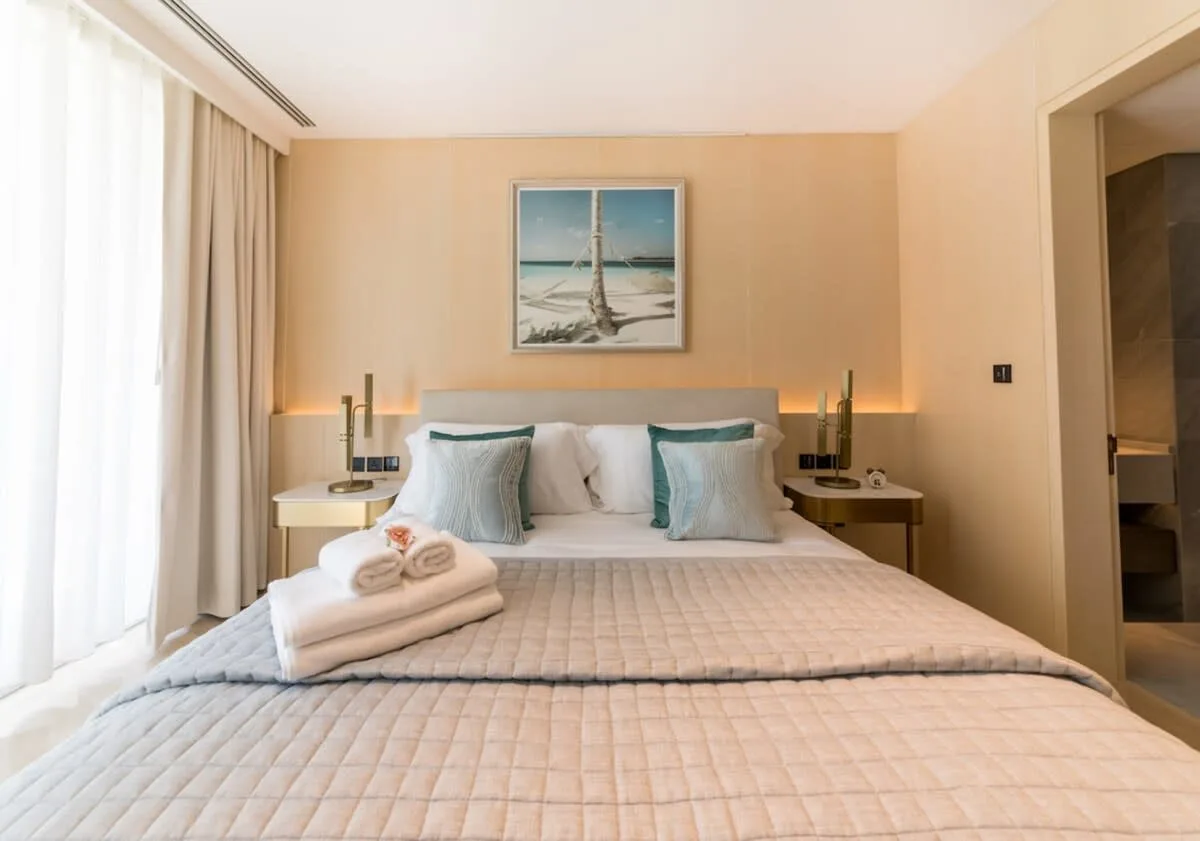 Posh Apartment with Dubai Skyline Views photo 5