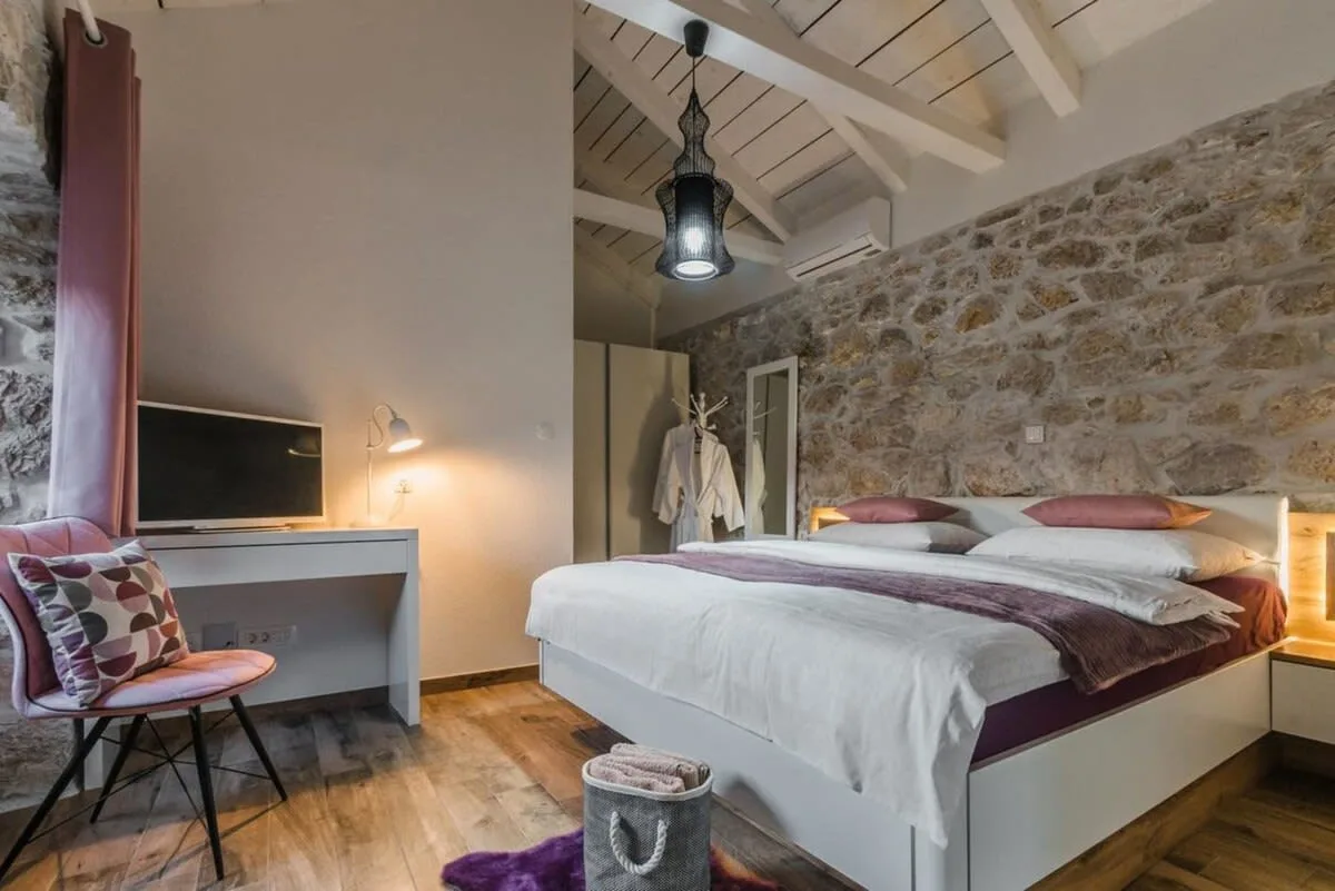 Tribalj Deluxe Villa with Mountain Views photo 2