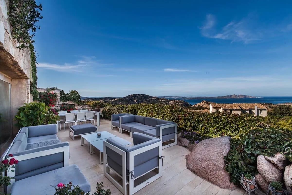 Vibrant Property Facing La Maddalena Haven photo 4