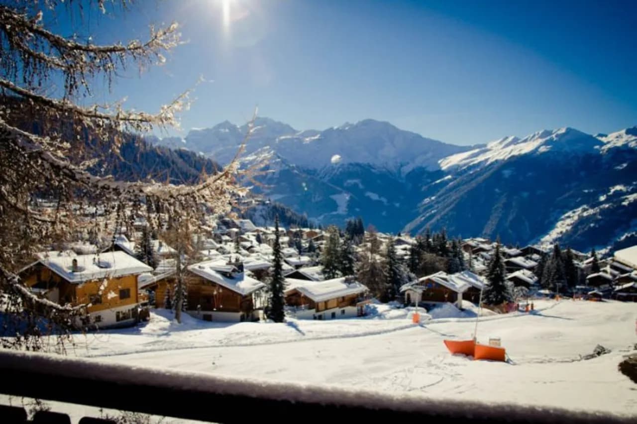 Lovely Chalet Located in the Le Moulin Nursery Slopes photo 5
