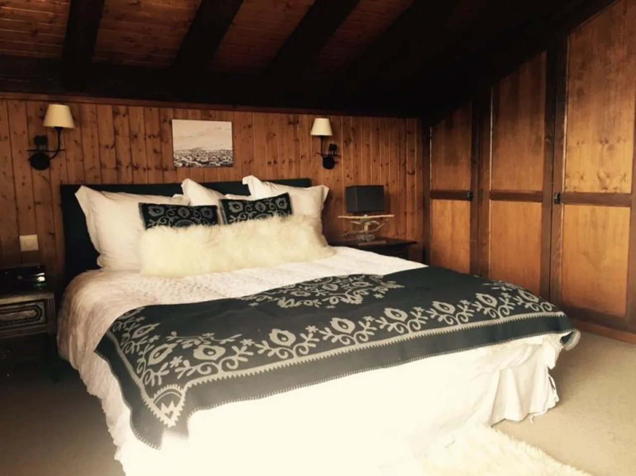 3 BR - Peaceful Classic with Good Views photo 2