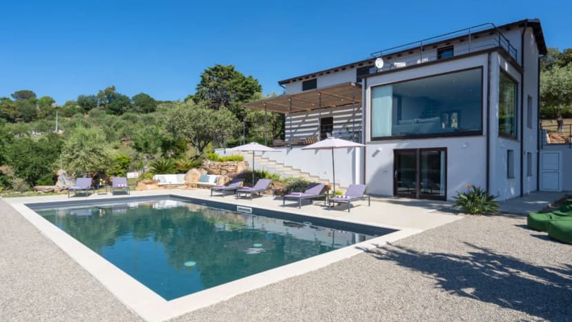 Outstanding Deluxe Villa with Terraced Garden and Pool