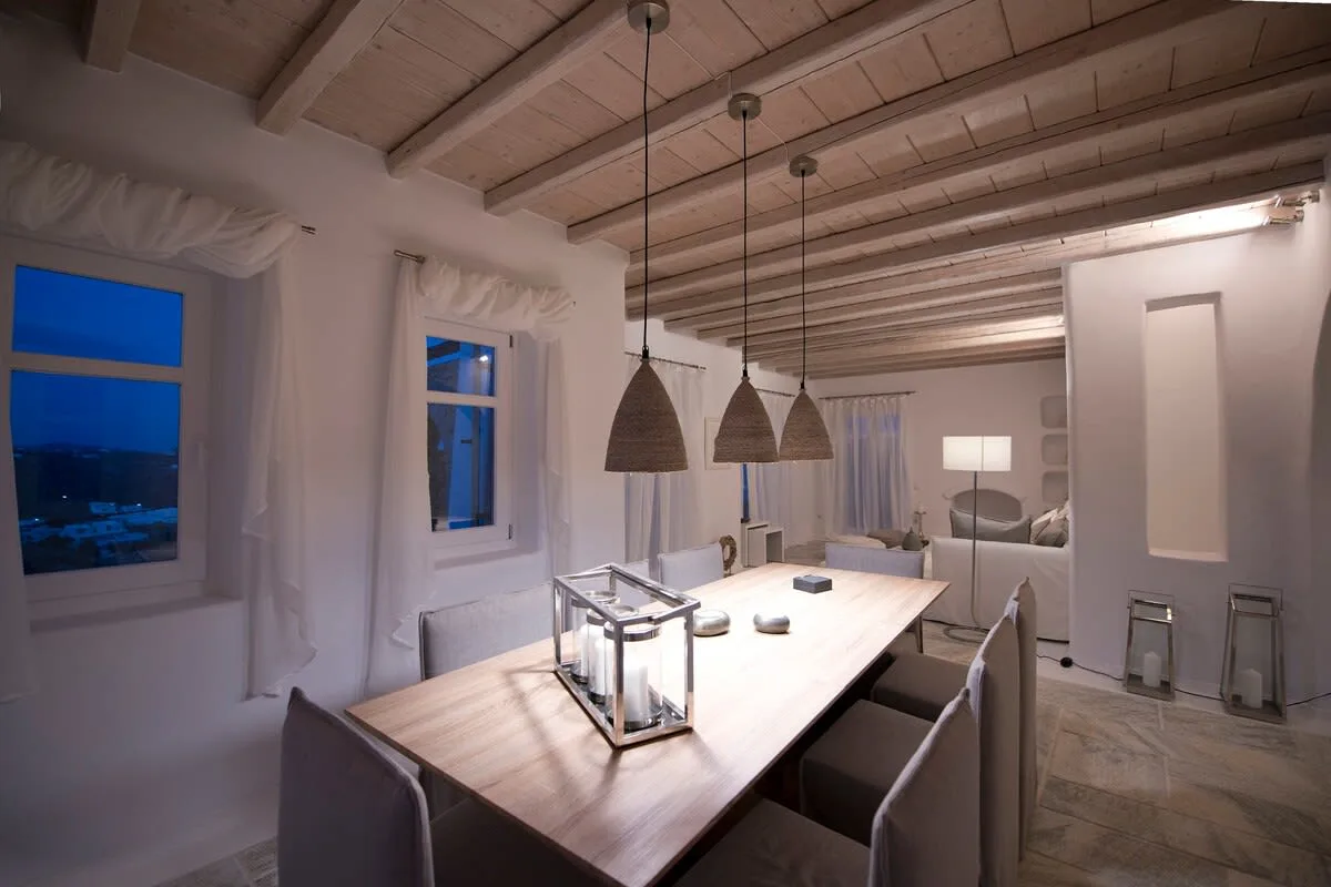 Luxury 4 Bedroom Villa with Pool photo 4