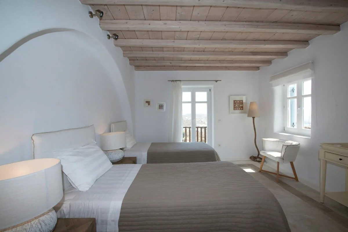 Spacious Villa with Heated Pool in Mykonos photo 3