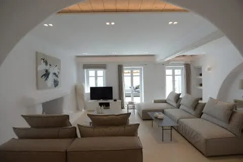 Luxury 8 Bedroom Villa with Pool photo 2