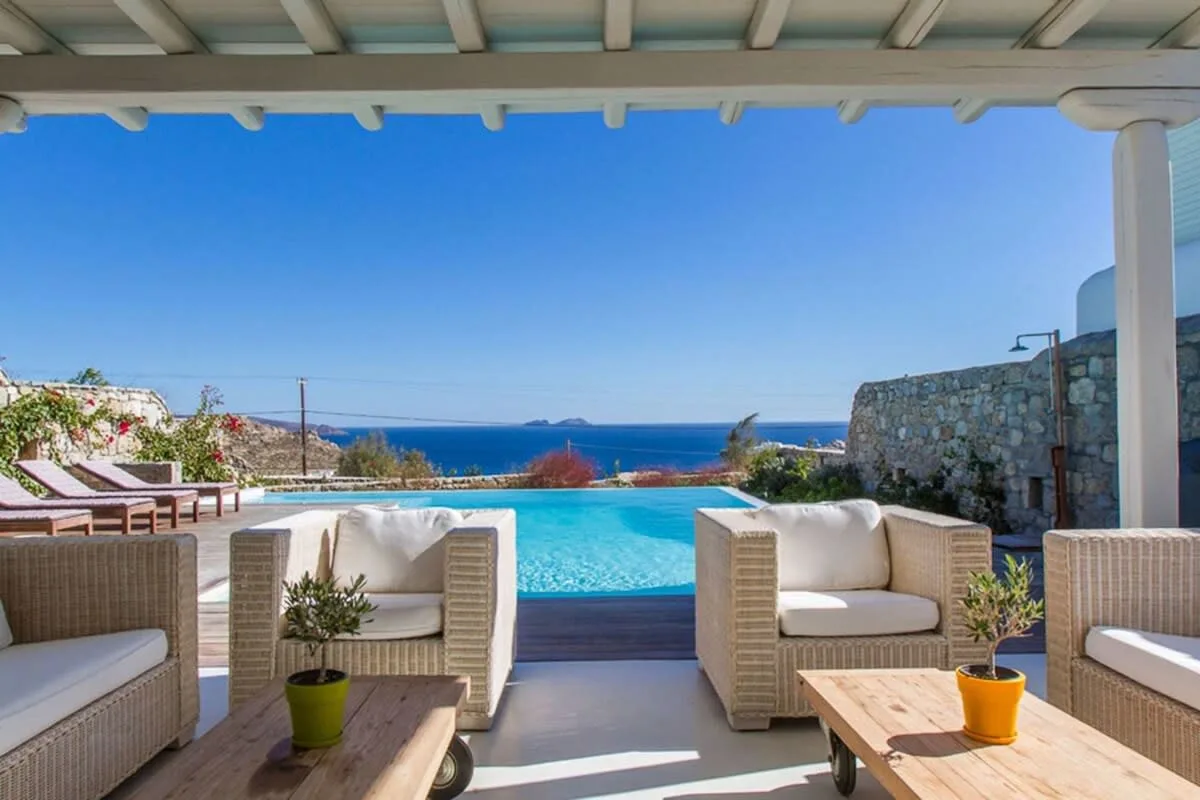 The Magnificent Villa in Between with Elegant Pool photo 5