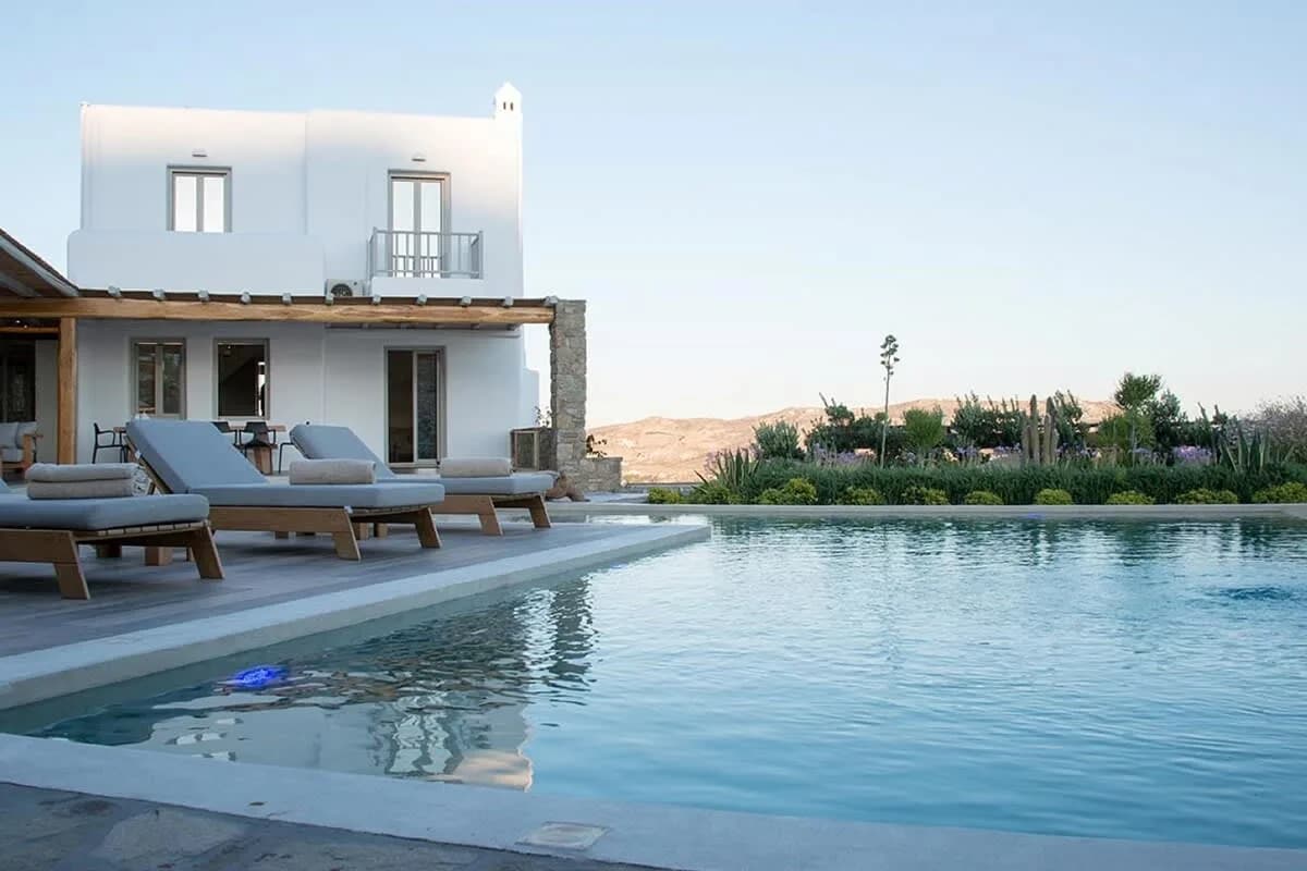 Eastern Posh Villa on the Hills with Lia Beach View