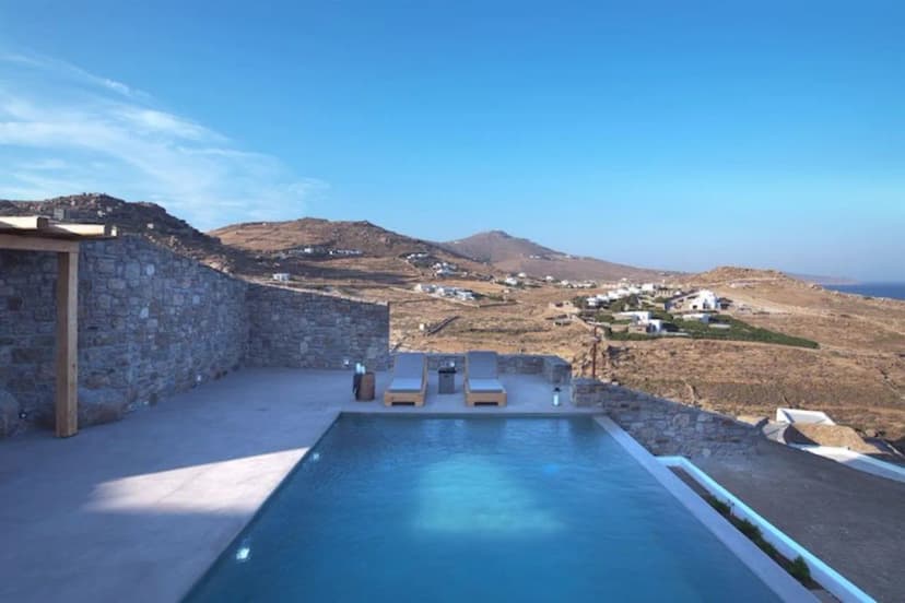 Captivating Deluxe Villa Overlooking the Bay of Kalafatis