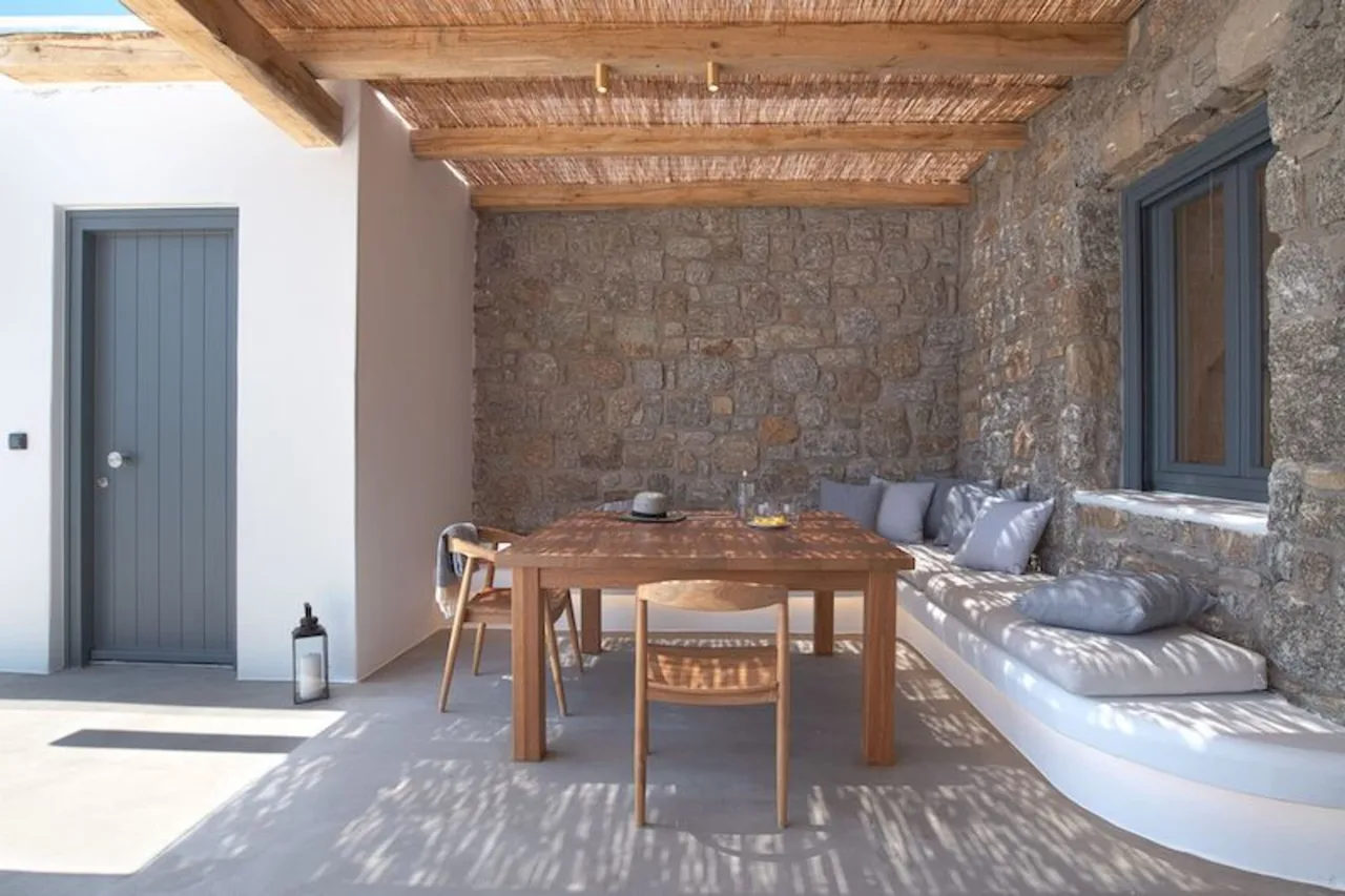 Captivating Deluxe Villa Overlooking the Bay of Kalafatis photo 5