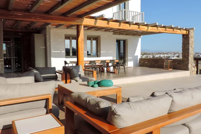 Vibrant Luxurious Villa with Private Pool