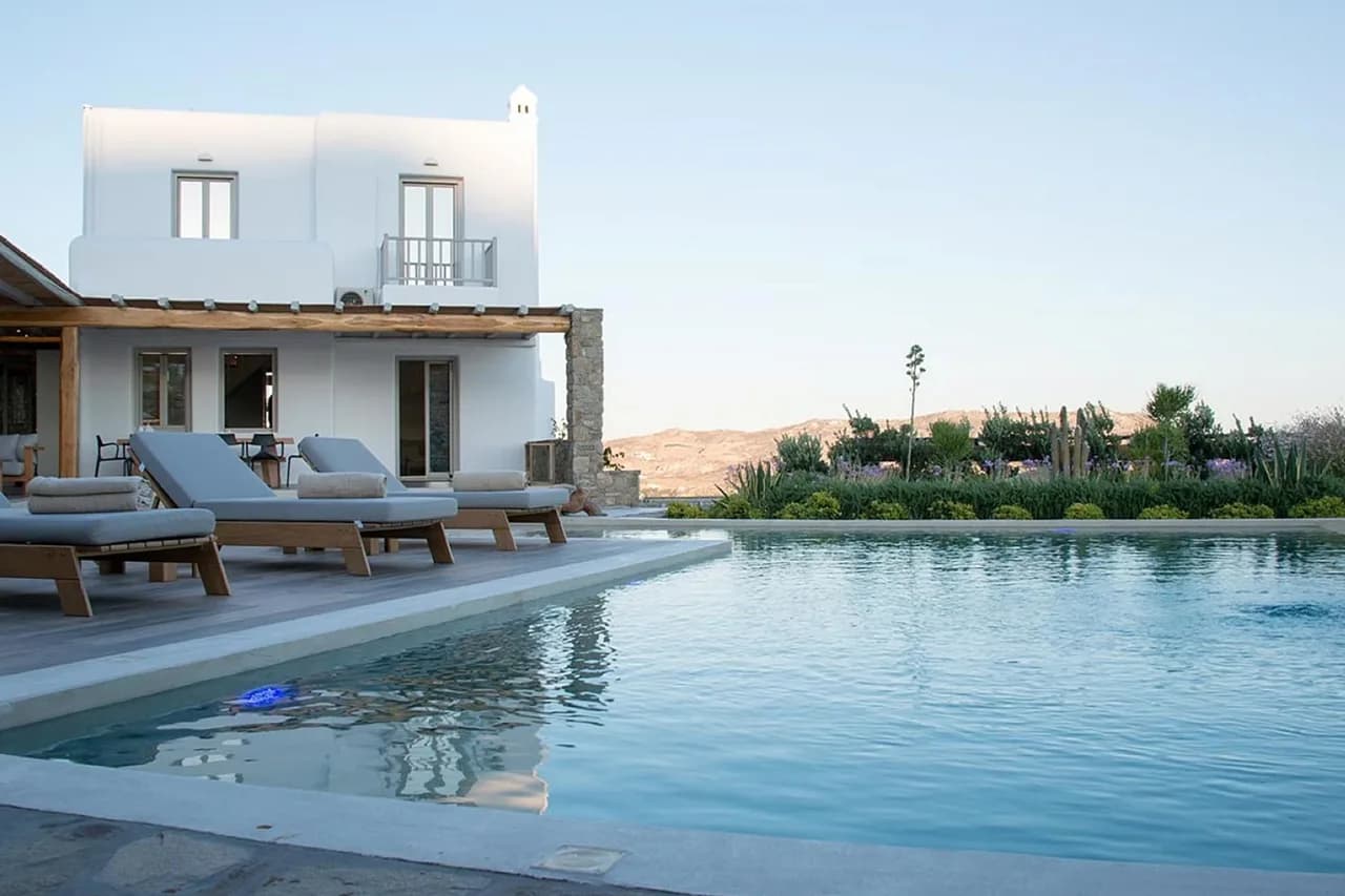Vibrant Luxurious Villa with Private Pool photo 2