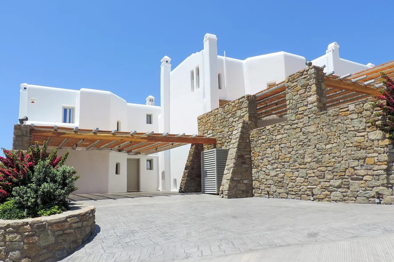 Exquisite Villa Close to Mykonos Town