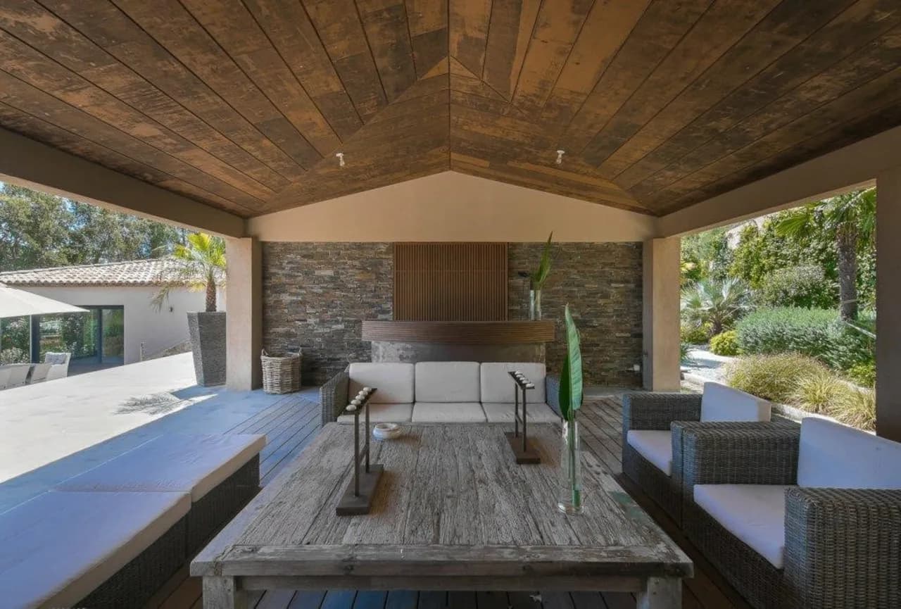 Neat, Elegant and Luxurious Villa photo 5