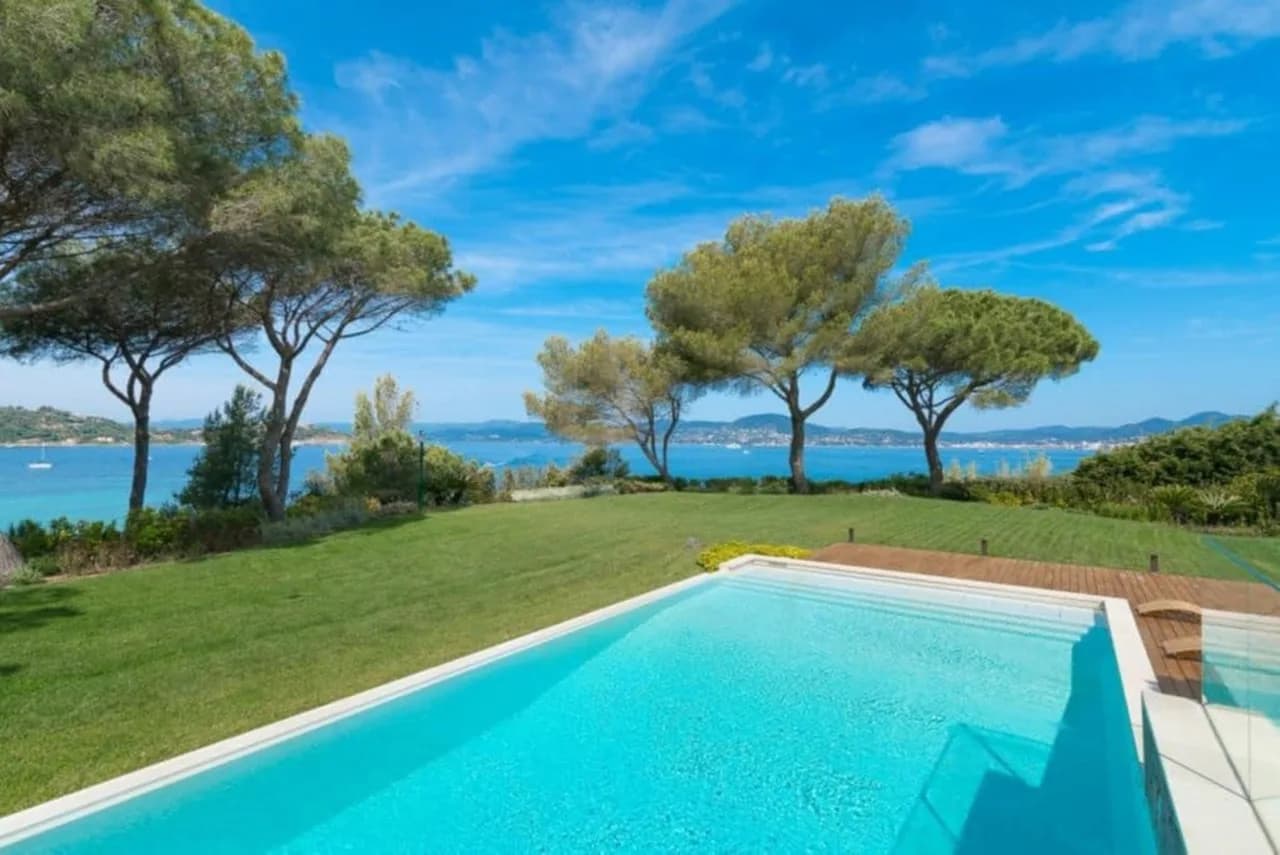 Modern Luxurious Villa by a Beautiful Grove photo 4