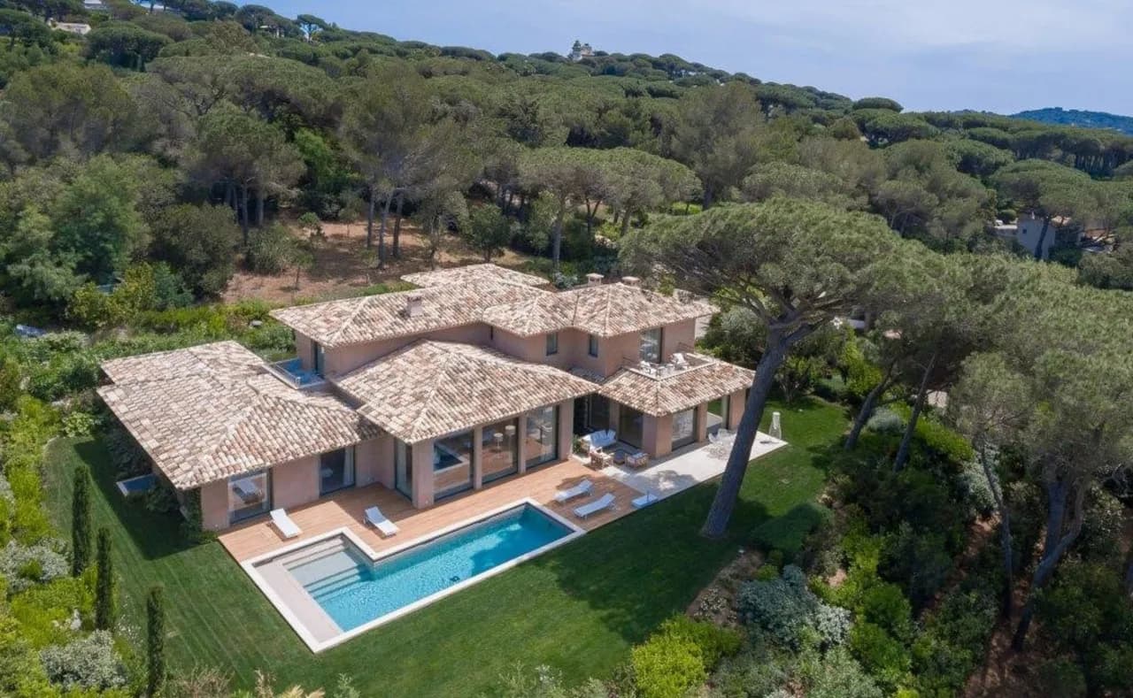 A Fantastic Villa by a Beautiful Grove
