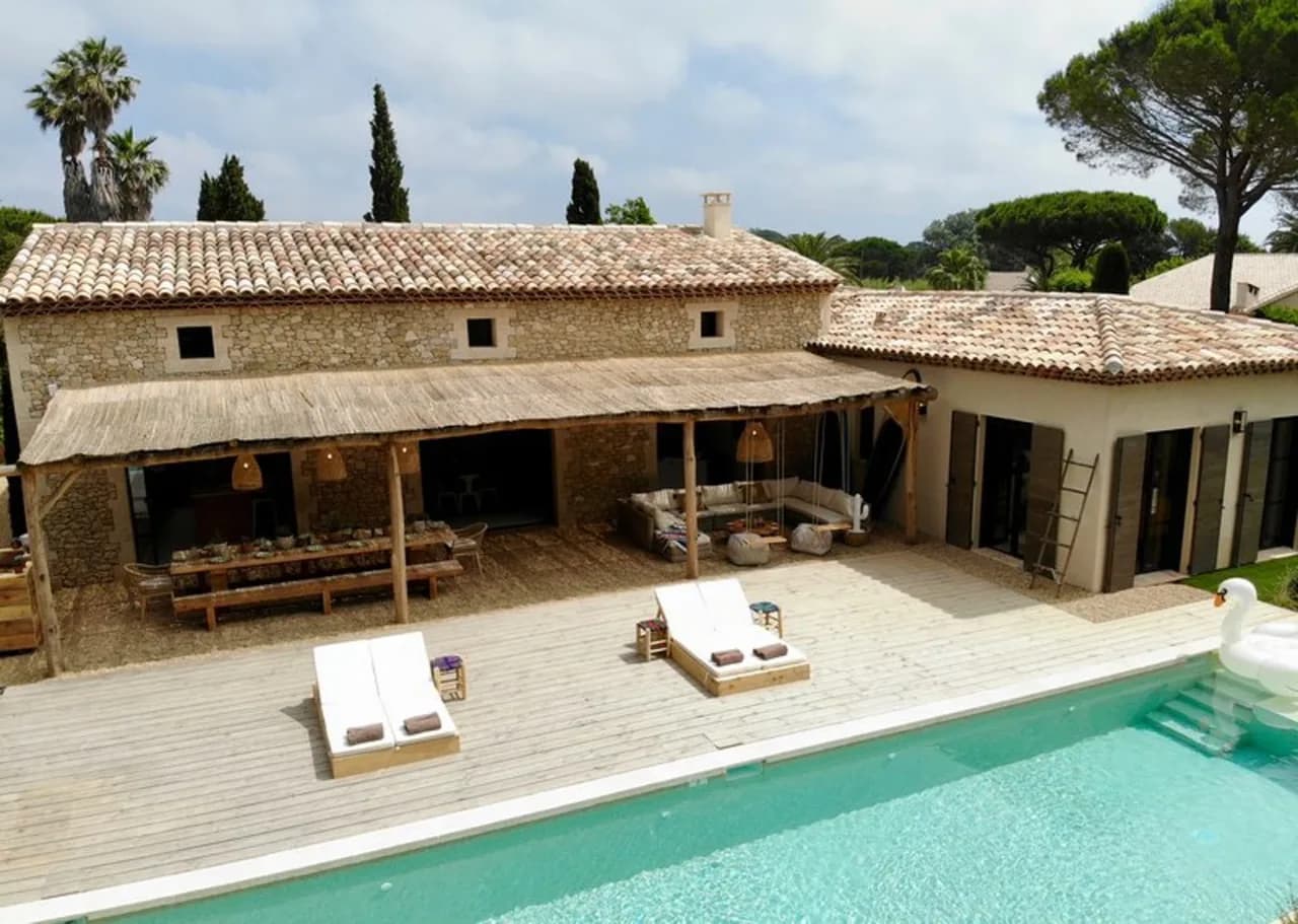 Superb Elegant Villa with Incredible Luxury
